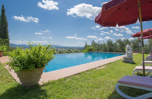 Wonderful private villa with A/C, private pool, WIFI, TV, terrace, pets allowed and parking