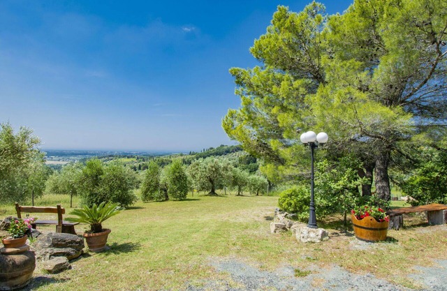 Wonderful private villa for 5 people with TV, patio, pets allowed and parking