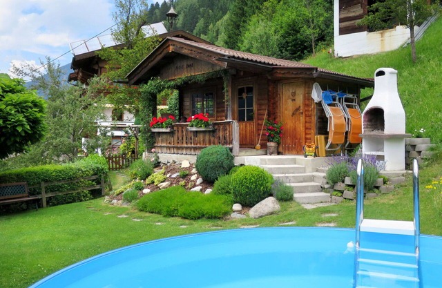 Wonderful private villa for 8 people with pool, WIFI, TV, patio and parking