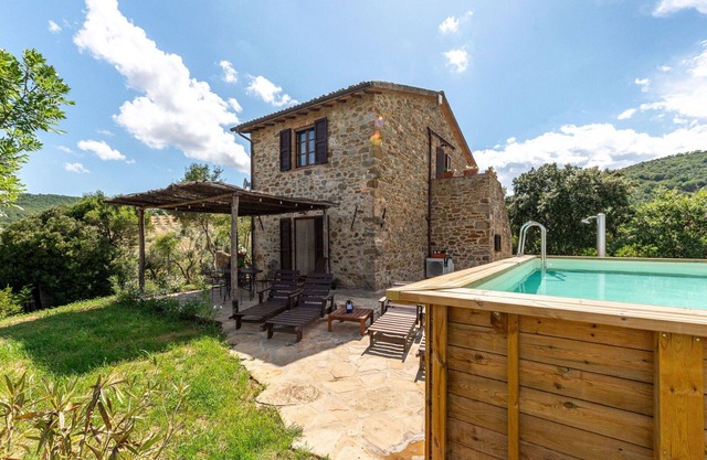 Wonderful private villa with private pool, A/C, WIFI, TV, patio, pets allowed and panoramic view