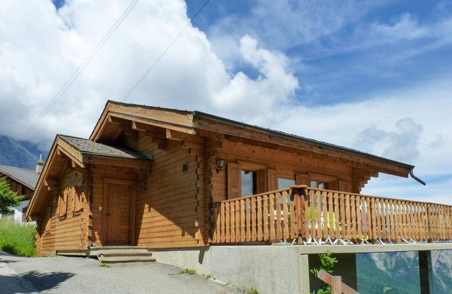 Wonderful private villa for 8 guests with TV, terrace, pets allowed and parking