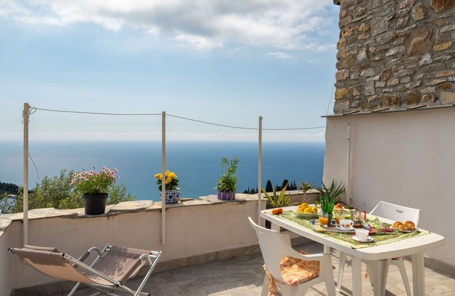 Wonderful private villa for 4 people with WIFI, A/C, TV, terrace and parking