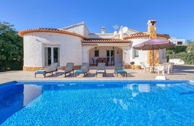 Wonderful private villa for 6 guests with private pool, A/C, WIFI, TV, terrace and pets allowed