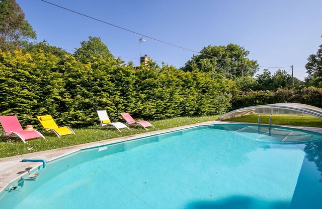 Wonderful private villa for 10 people with private pool, WIFI, TV, terrace, pets allowed and par.