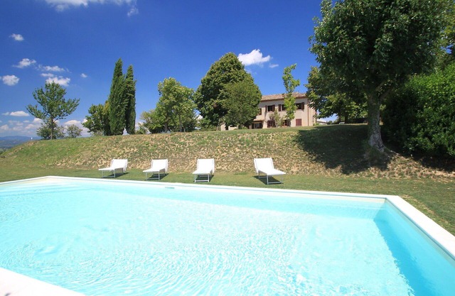 Wonderful private villa with private pool, WIFI, TV, patio, pets allowed, panoramic view and par.