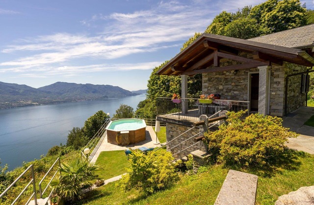 Wonderful private villa for 4 people with private pool, WIFI, TV and terrace