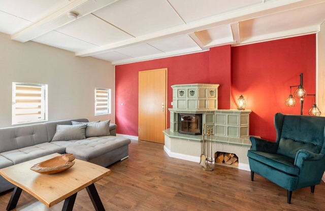 Wonderful private villa for 10 people with hot tub, WIFI, TV, patio and pets allowed