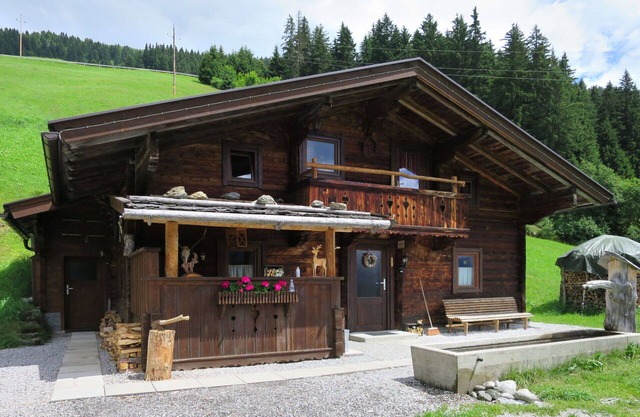 Wonderful private villa for 13 people with WIFI, TV, terrace, pets allowed and parking