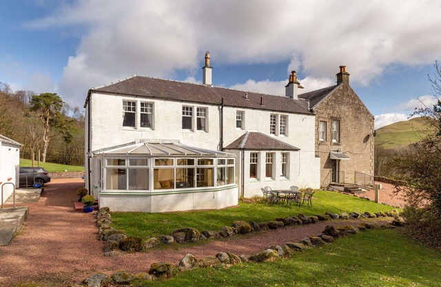 Wonderful private villa for 8 guests with TV, patio, pets allowed, panoramic view and parking
