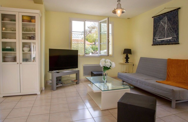 Wonderful private villa for 4 people with TV and pets allowed