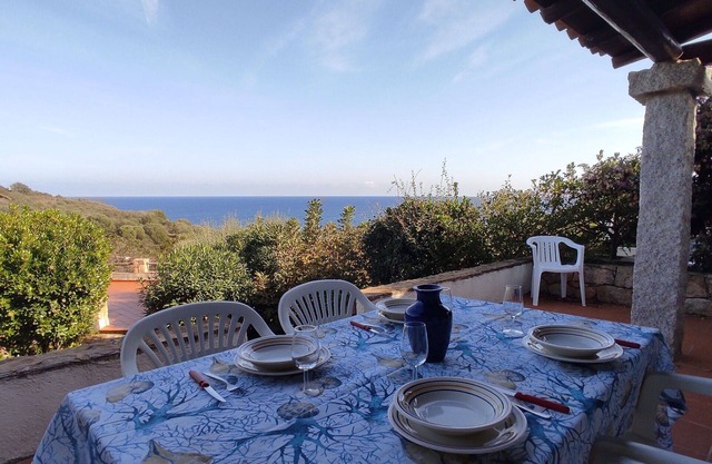 Wonderful private villa for 6 guests with terrace, panoramic view and parking