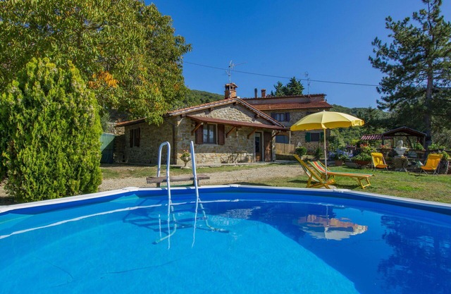 Wonderful private villa with private pool, WIFI, hot tub, TV, patio, pets allowed and parking
