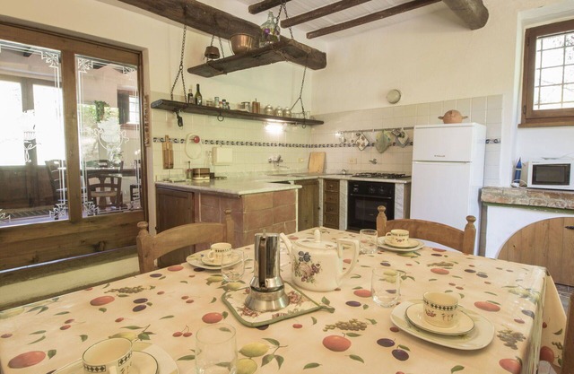 Wonderful private villa for 10 people with WIFI, A/C, pool, TV, panoramic view and parking