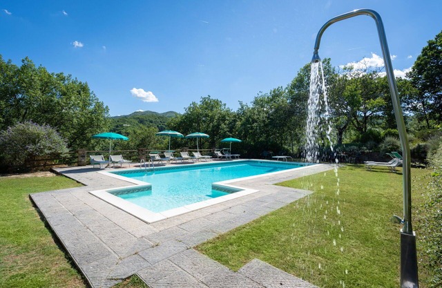 Wonderful private villa with WIFI, private pool, TV, patio, pets allowed, panoramic view and par.