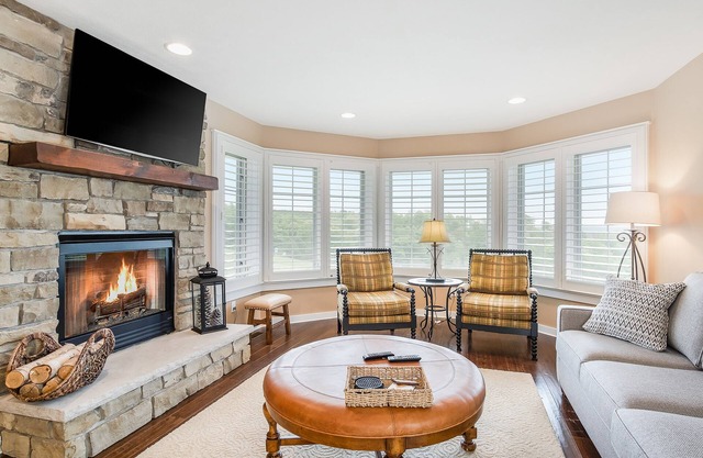 Wonderful Ski-in/Ski-out Townhome W/Shared Pool, Free WiFi, & Modern Decor