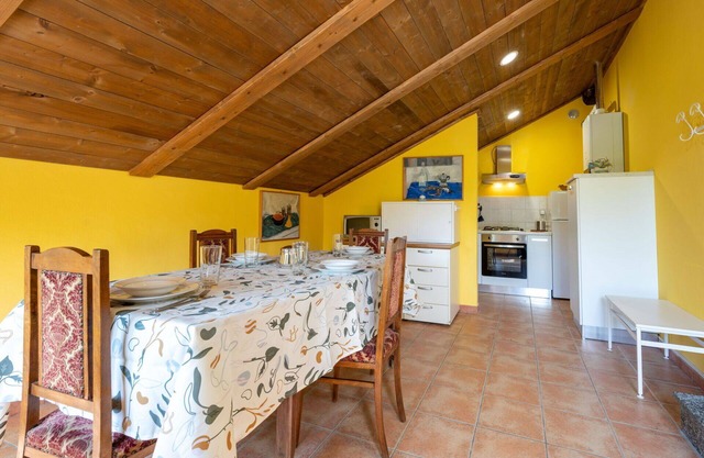 Wonderful villa for 5 guests with pool, WIFI, TV, patio, pets allowed and panoramic view