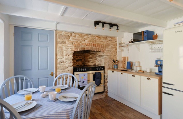Wonderful villa for 6 guests with WIFI, TV, pets allowed and parking
