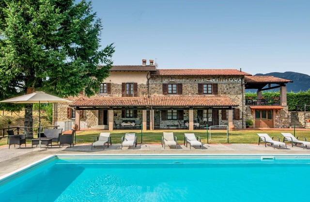 Wonderful villa for 8 people with WIFI, private pool, TV, pets allowed and parking