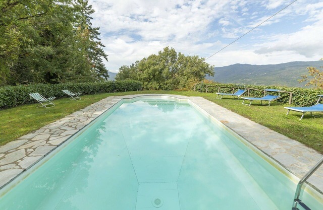 Wonderful villa for 10 people with private pool, WIFI, TV, patio, pets allowed and parking