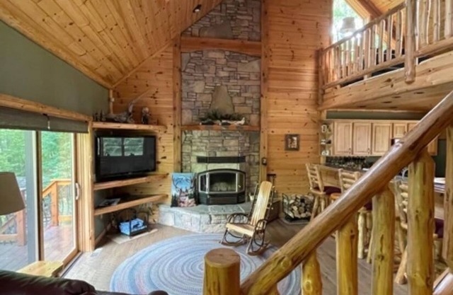 Wood Haven Lodge/Pets/Nelson Lake/Pontoon Rental