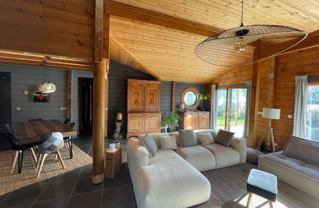 Wooden villa, between ocean and Bassin. Ideal for families. Animals ok!