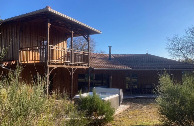 Wooden villa in the heart of nature + spa close to soulac's natural swimming pools