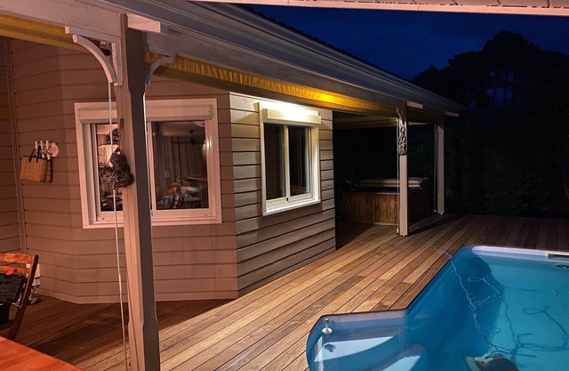 Wooden villa, quiet and not overlooked, with swimming pool, jacuzzi and wooded garden