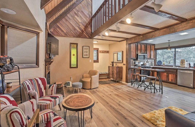 Woodsy Twin Peaks Getaway w/Hot Tub & Views!