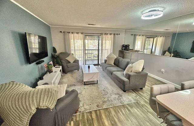 Work & Family Travel Friendly-Pool, Marina, Golf with Fee
