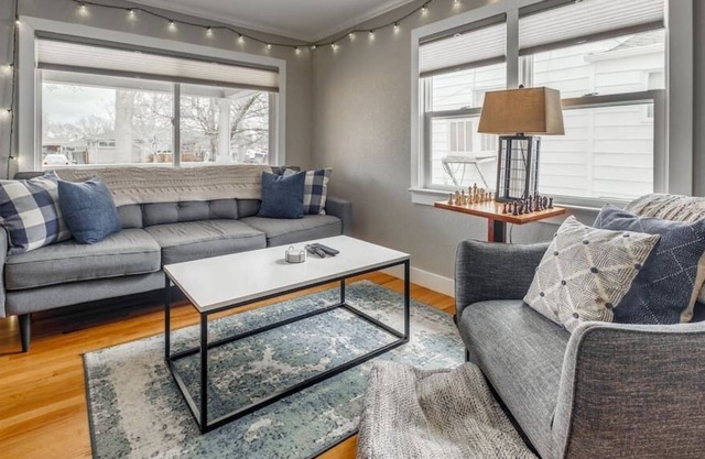 Work & Play, Sunnyside Home plus Private ADU