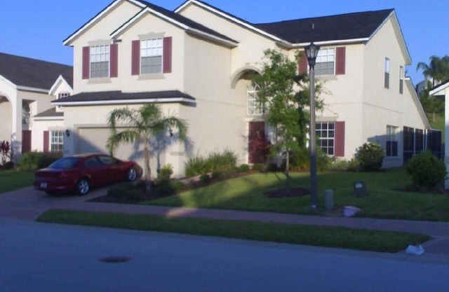 “WOW” LUXURY 6 BED spacious Villa in secure gated community