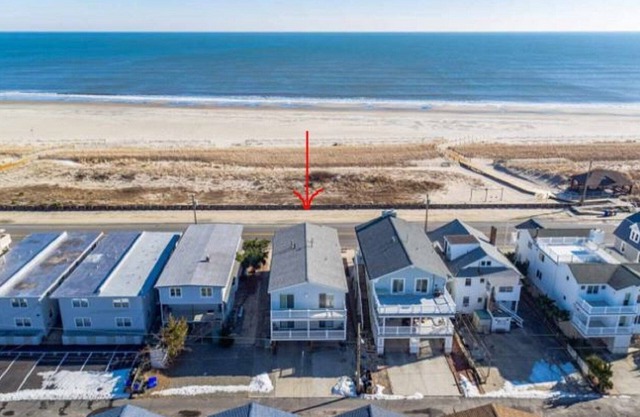 Wow! Perfect OCEAN FRONT with Views.