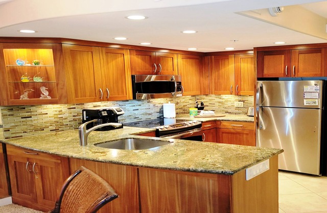 WOW! - WHALER's BEST STUDIO - Posh Remodel-10th Fl.- PANORAMIC Ocean Views!