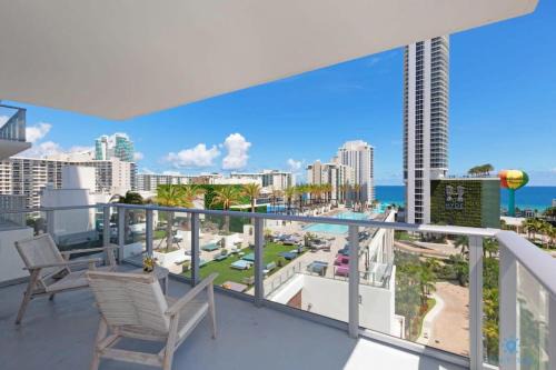 Wrap Around BalconyParadise Beach Amazing Pools