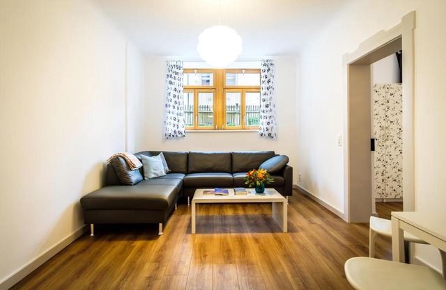 Wunderschöne Wohnung in sanierter Villa! incl WIFI