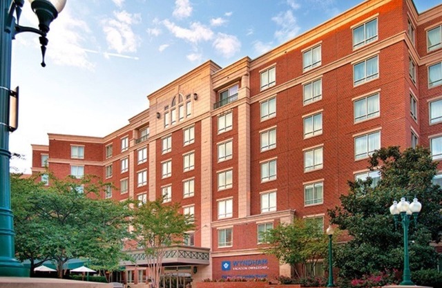 Wyndham Old Town Alexandria, 2 Bedroom Deluxe Condo, Free WiFi and Parking