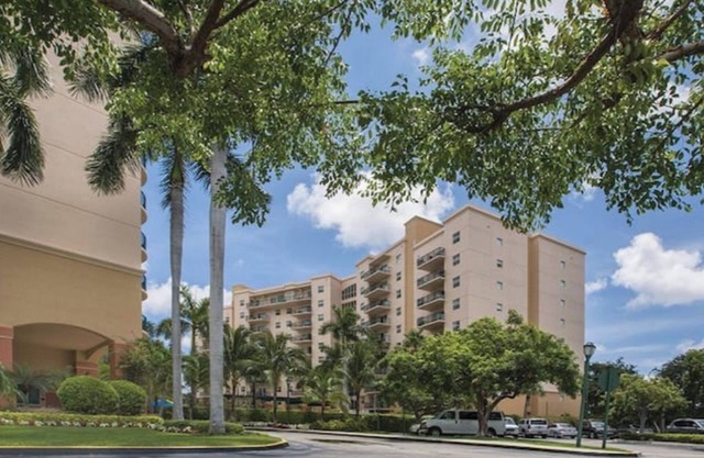 Wyndham Palm-Aire Resort 4 Bedroom Condo with Family-Friendly Amenities