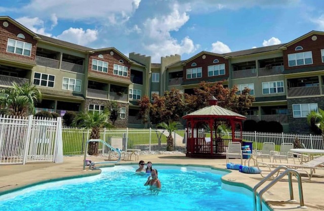 Wysteria Cove Condo-pools/dedicated slip/1st floor