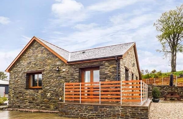 Y BWTHYN, pet friendly, country holiday cottage in Pontrhydfendigaid