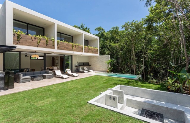 YaaX Jungle Villa Oasis: BeachClub Access Included