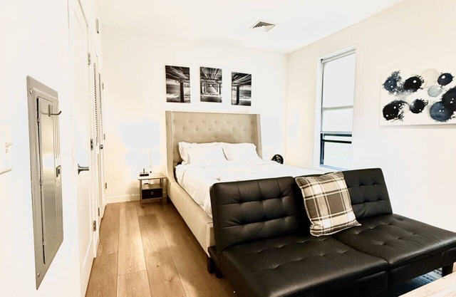 Yale New Haven Stay—modern, fully furnished studio in the heart of downtown.