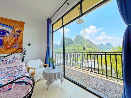 Yangshuo Mountaintop Resort 阳朔半山居民宿-Yogis House