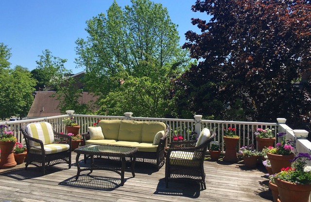 Yankee Peddler Inn