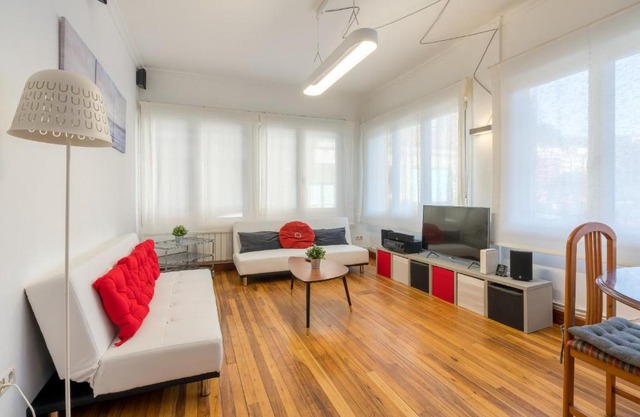 Ybarra apartment by People Rentals