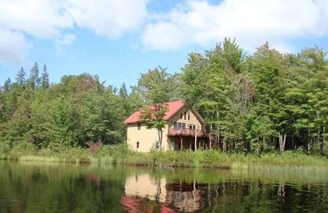 Year Round Vacation Lake Cabin Rental