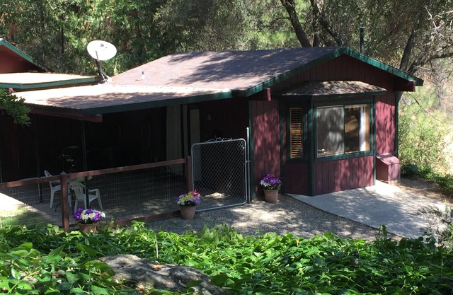 'Yosemite's Suite Retreat' Little Bear Cottage, Perfect For 2!