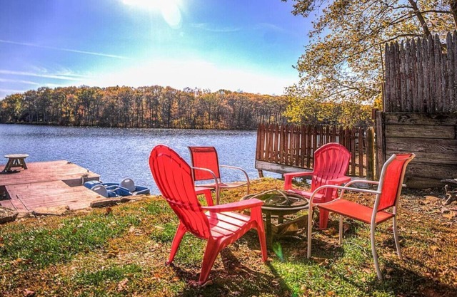You and your Family deserve a break. Relax and enjoy lake front living