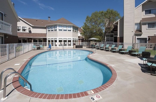 You Found it! Unit w/ Kitchen, Free Parking, Onsite Pool, Pets Allowed!