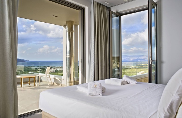 Youphoria Villa Charisma fully private with heated pool and great views