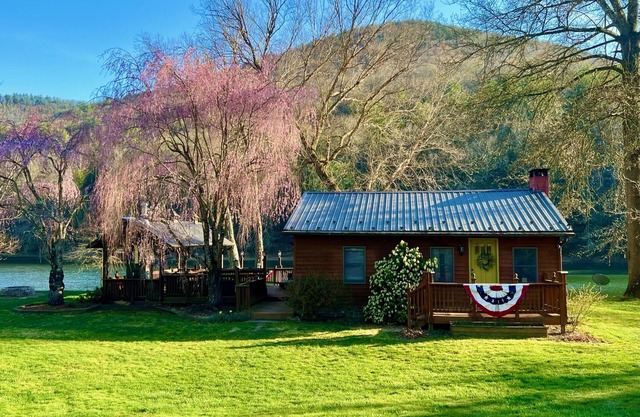 Your Get away in a Modern Creekside Cottage Directly on Pine Creek & Rail Trail